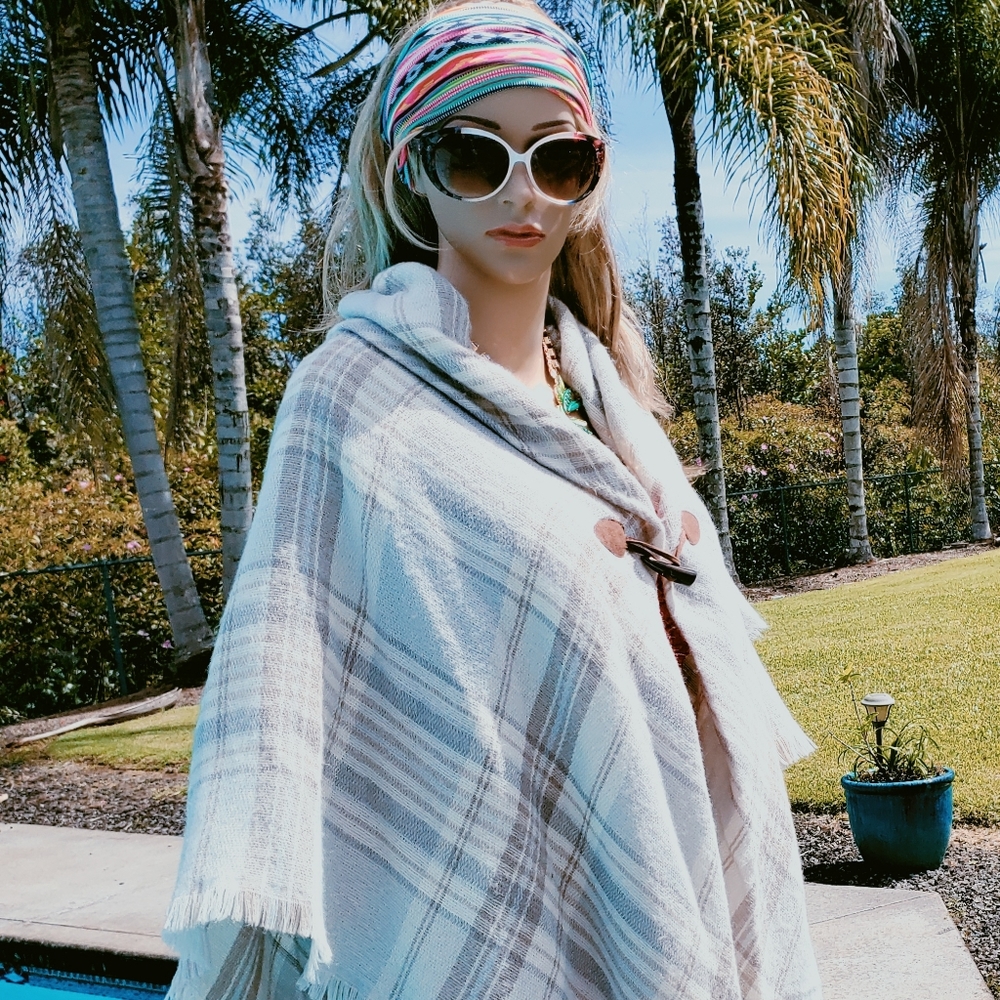 Modena Plaid Toggle Button Asymmetrical Poncho - … - image 7